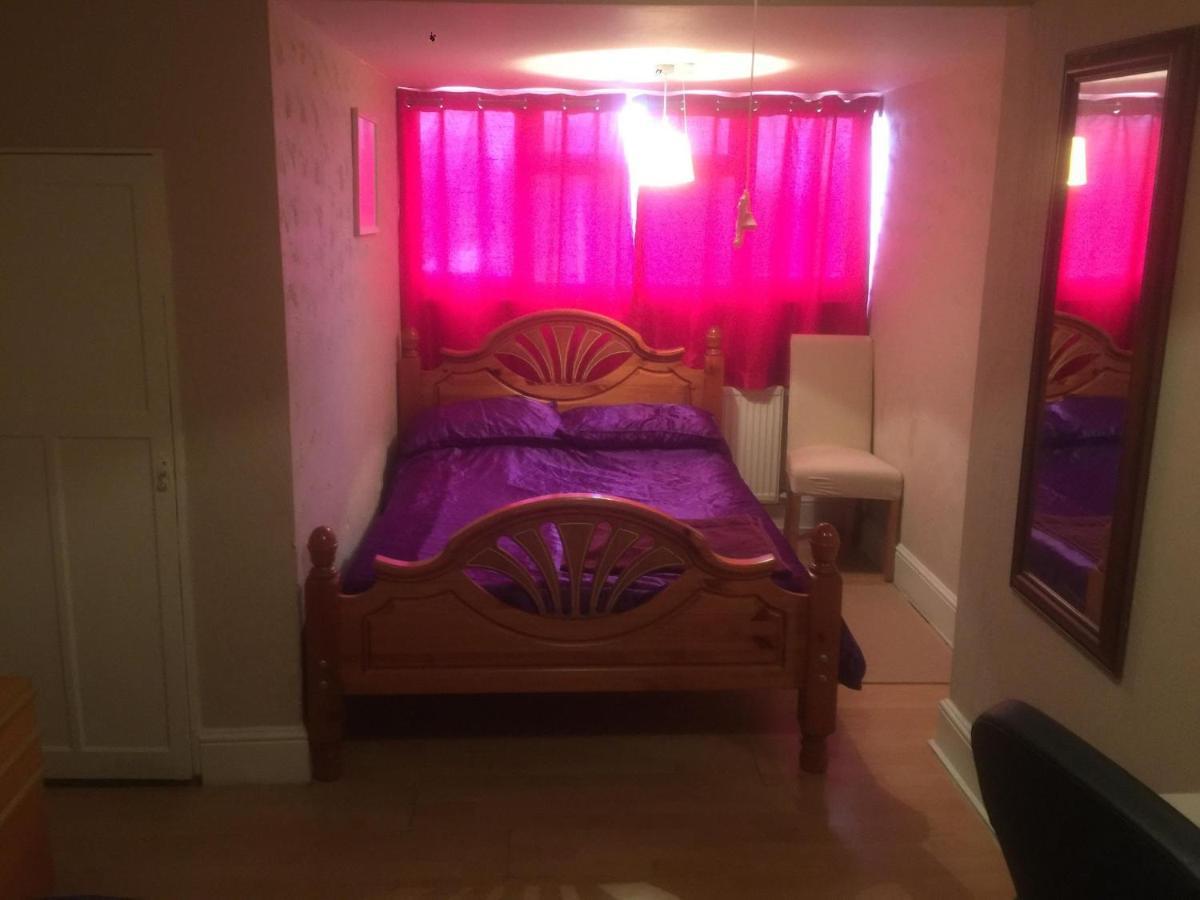 Dach Apartments - Cozy 3 Bed Apartment In Hendon Edgware Dış mekan fotoğraf