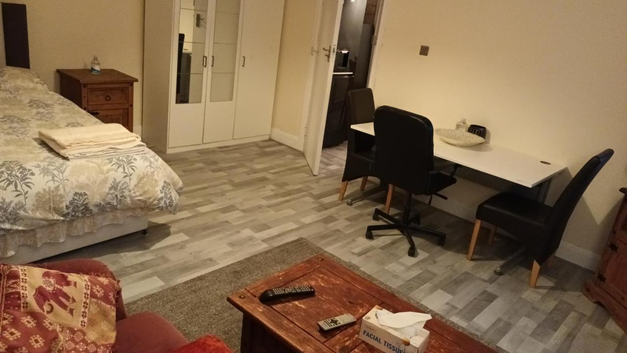 Dach Apartments - Cozy 3 Bed Apartment In Hendon Edgware Dış mekan fotoğraf